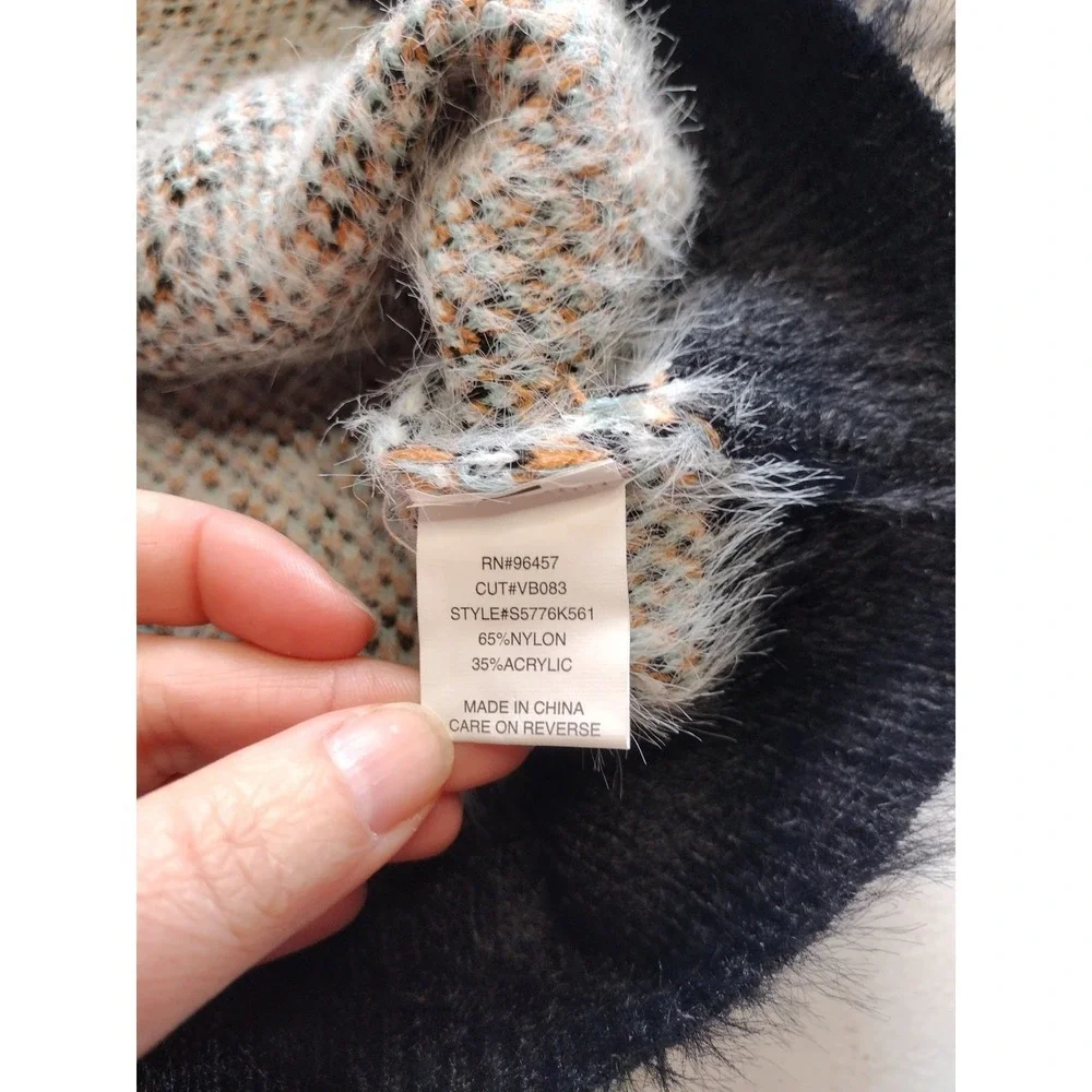 Stitch & Pine Women Black White Plaid Fuzzy Eyelash Knit Button Cardigan Large